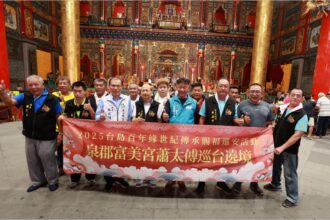 王船到台百年蕭太傅信仰影響力廣傳  6日抵嘉義信眾虔誠跪地接駕