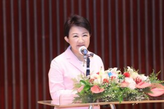 中市101位校(園)長布達交接　盧市長感恩期勉：共同努力培育優秀人才！