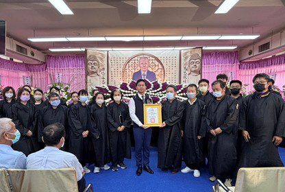 畢生深耕台中文史　盧市長頒贈褒揚狀追念陳炎正先生