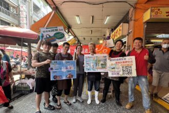 中市清水區清潔隊揪阿爸踅市場　響應減塑「袋」著走