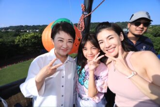 台中石岡熱氣球嘉年華開幕！盧市長偕「模範夫妻」阿Ben、徐小可乘熱氣球　邀全國民眾體驗山城魅力