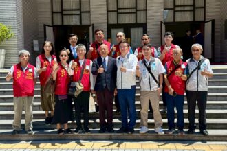 大中華、新北記者協會參訪立院　韓國瑜親迎合影留念