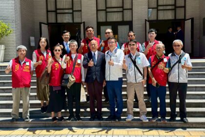 大中華、新北記者協會參訪立院　韓國瑜親迎合影留念