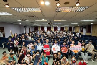 新北不動產公會「讓愛流動」　連三年捐獎學金　助218位弱勢生就學