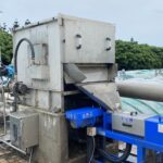 八里污水廠出新招減碳省公帑　壓榨浮渣減量六成