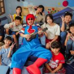 黃明志兒歌暗黑化 蟑螂亂飛 小朋友集體落淚