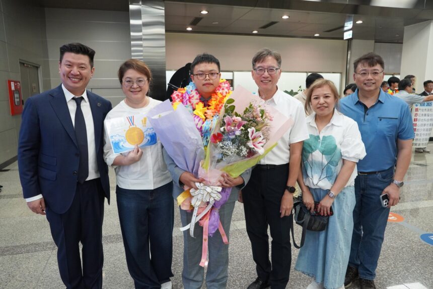 奪奧林匹亞競賽雙金　薇閣中學何海銘：堅持信念克服挑戰