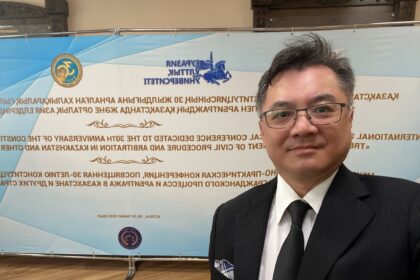 高雄大學廖義銘教授哈薩克演講   台灣學者登上「憲政日三十週年國際研討會」