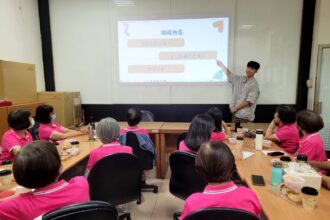 從防詐到自拍　楠梓戶政推青銀共學　讓志工變身科技達人
