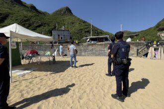 基隆市府強勢取締大武崙沙灘違法業者　依「竊佔罪」送辦