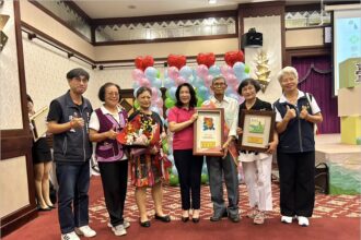 臺東縣府表揚20位模範父親 饒慶鈴感謝父愛無私付出