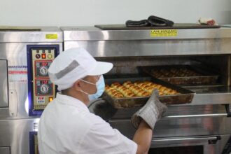 因應中秋節來臨加班趕製月餅　中市勞工局提醒雇主仍應注意勞動權益