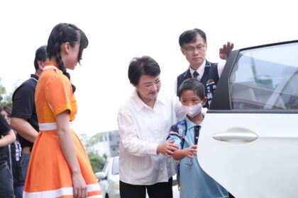 開學了! 盧媽媽沙鹿迎新生　見證鹿陽國小一期校舍啟用