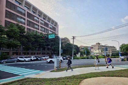 嶺東科大感謝市府貼心規劃！ 　「綠36用地」綠美化完工守護師生通行安全