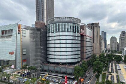 新光三越9月10日開始進貨　都發局：依計畫實施管制 確保公共安全