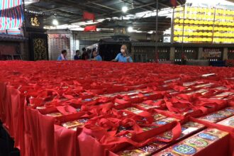 宮廟捐贈普渡物資　弱勢家庭最愛方便的泡麵和鯖魚罐頭