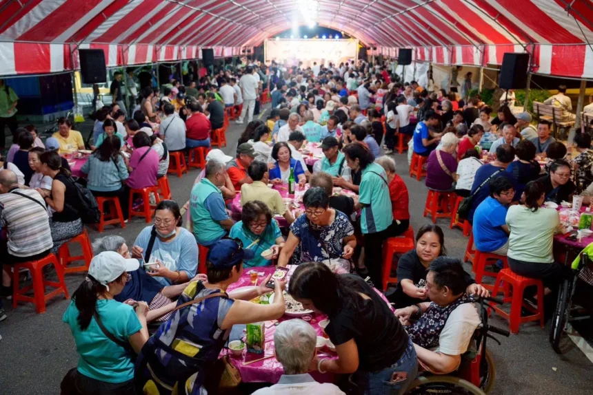 台北大橋頭文化祭登場　戲棚下辦桌重溫米食人情味