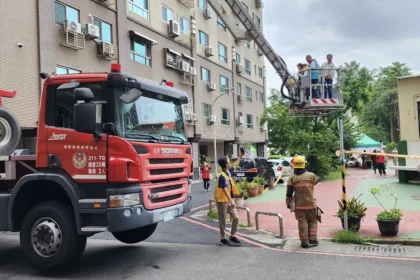 安平區公所與國際獅子會300E1區合辦災害演練 多位市議員當受困者