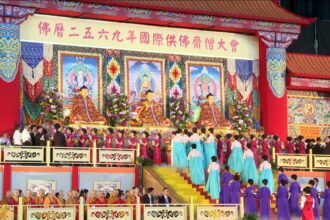 6000位僧眾四海雲來集—林口「國際供佛齋僧大會」嚴審戒牒，立規矩