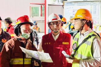 興達電廠晚間發生火警　陳其邁趕往現場了解事故