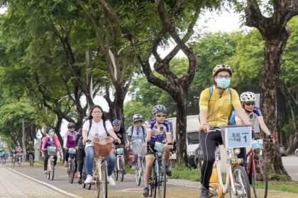 乘風而騎岡山場熱鬧登場　親子同遊籃籗會　單車童樂過中秋
