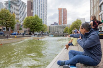 參訪全球首座「市中心衝浪池」　侯友宜:要因地制宜　推動全齡運動環境