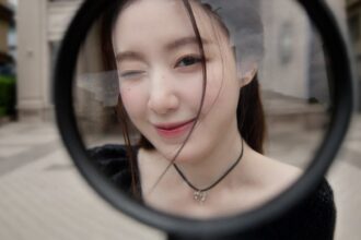 舒華出道8年個人首場 Talk Concert 正式登台 變身「鑑定師」