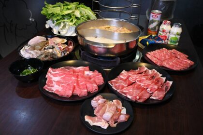 饗宴麻辣火鍋 在地經營邁入第20年、每日採買現撈魚貨海鮮、現點現切！