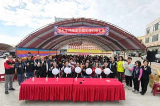 梧棲浩天宮首辦媽祖盃花燈彩繪大賽吸引1500人參賽　民政局長感謝致力文化傳承