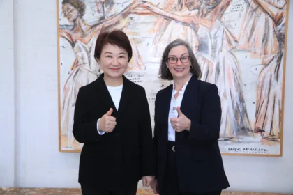 美國在台協會華盛頓總部執行理事藍鶯蒞臨台中　盧市長以美食會友 盼持續深化與美國友好合作