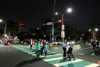 點亮城市賺「綠金」！　台中首案路燈換裝取得碳權　減碳效益等同種百萬棵樹