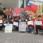 創意迎新春！　中市環保局舊牛仔褲變身駿馬鬃毛 「馬上幸福」有獎徵答送好禮