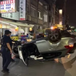 男毒駕逆向險撞2童　自撞貨車四輪朝天遭逮