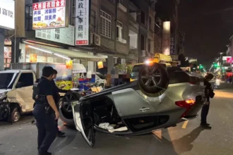 男毒駕逆向險撞2童　自撞貨車四輪朝天遭逮