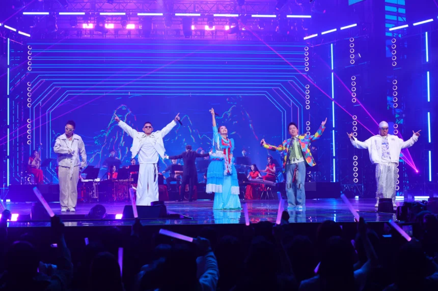 WE ARE 我們的除夕夜跨世代共演 春節最大KTV包廂