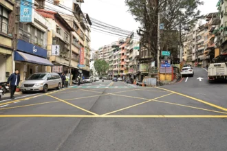 行人事故銳減八成　基隆市府：加強標線劃設見效　高風險路口加速設號誌