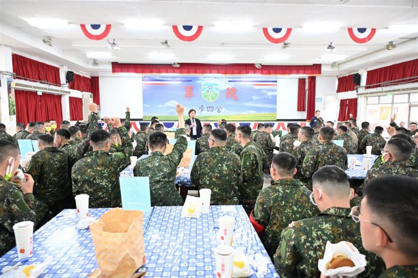 縣長王惠美前往嘉義中坑營區探視彰化子弟兵　勉勵積極提升、創造幸福未來