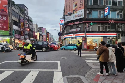 年貨大街週末開跑　大同警啟動「交通快打」守護迪化商圈採買熱潮