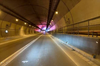 通往101更順暢　信義快速道路象山隧道南向路面煥然一新