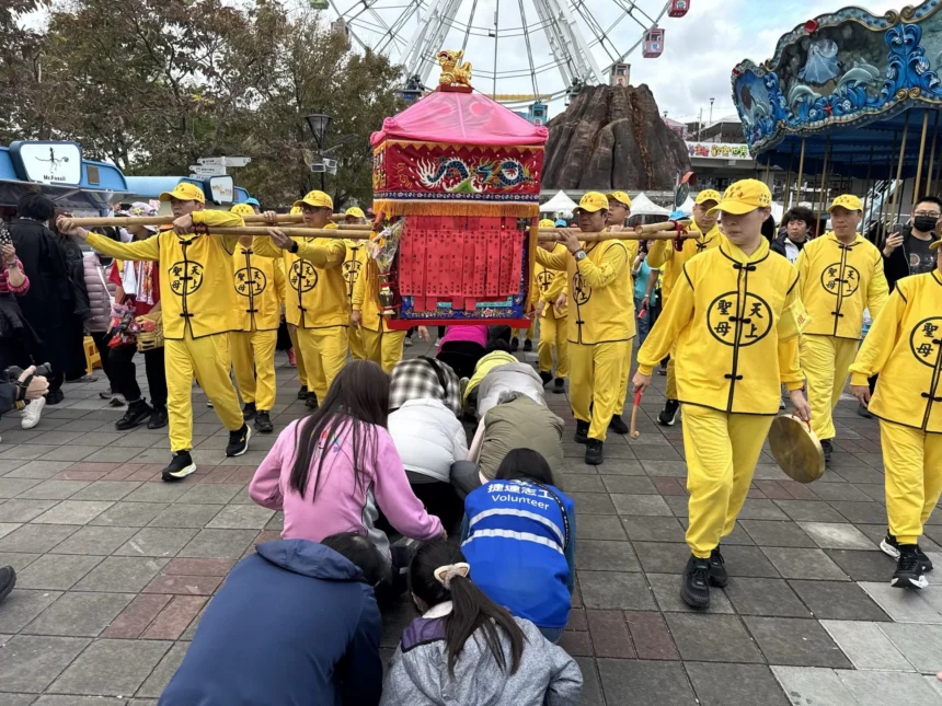白沙屯媽祖首入兒童新樂園！ 為親子遊客駐駕賜福