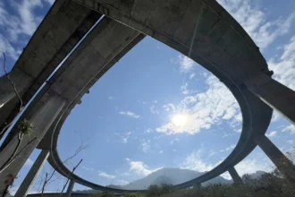 南投國姓咖啡節綠雕園區開幕  全新愛心景觀打卡點啟用