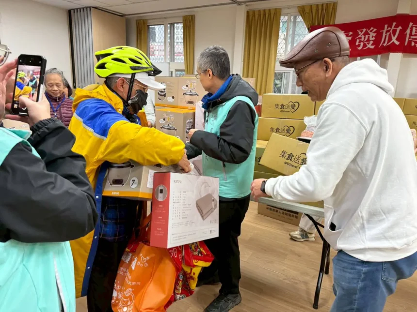 NPO channel公益平台「集食送愛」　到北海岸致贈弱勢家庭電鍋及年菜