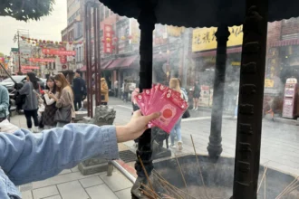 脫單神器！北捷攜手霞海城隍廟　推「月老御守套票」120元助攻姻緣