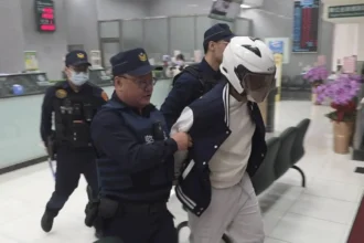 煙幕彈震撼演練　南港警防搶阻詐民眾過好年