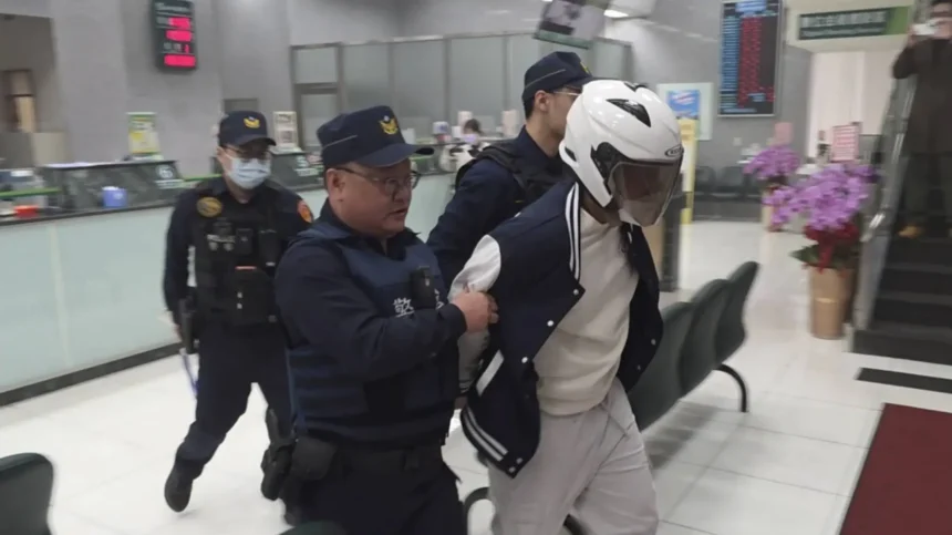 煙幕彈震撼演練　南港警防搶阻詐民眾過好年