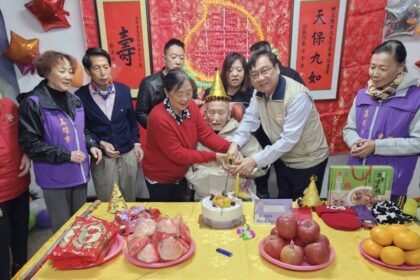 百歲榮民賀嵩壽　高雄市榮服處歡樂慶生