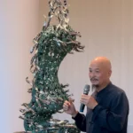 「美麗傳說 從港出發 – 許文融大師　於高雄港旅運中心揭幕雕塑《美麗傳說》　現場揮毫引領國風之美」