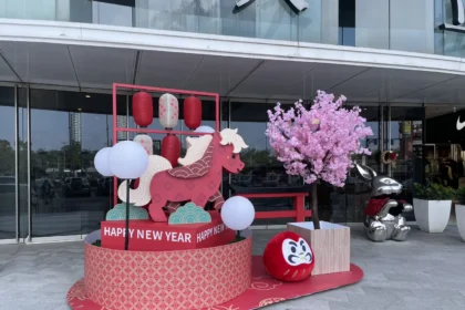 福袋升級登場　高雄大立馬年主題裝置與藝術展　拍照熱點同步開放