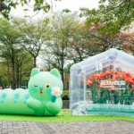 花IN台北特派園丁「喵喵」 萌翻北市府！ 攜手藝術家打造「春之幻境溫室」 共創城市美學