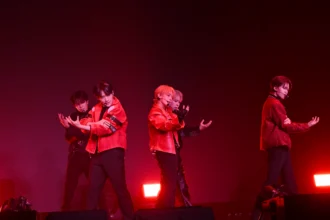 韓國男團 VERIVERY 首度高雄見面會 走下台福利給好給滿寵粉寵到哭